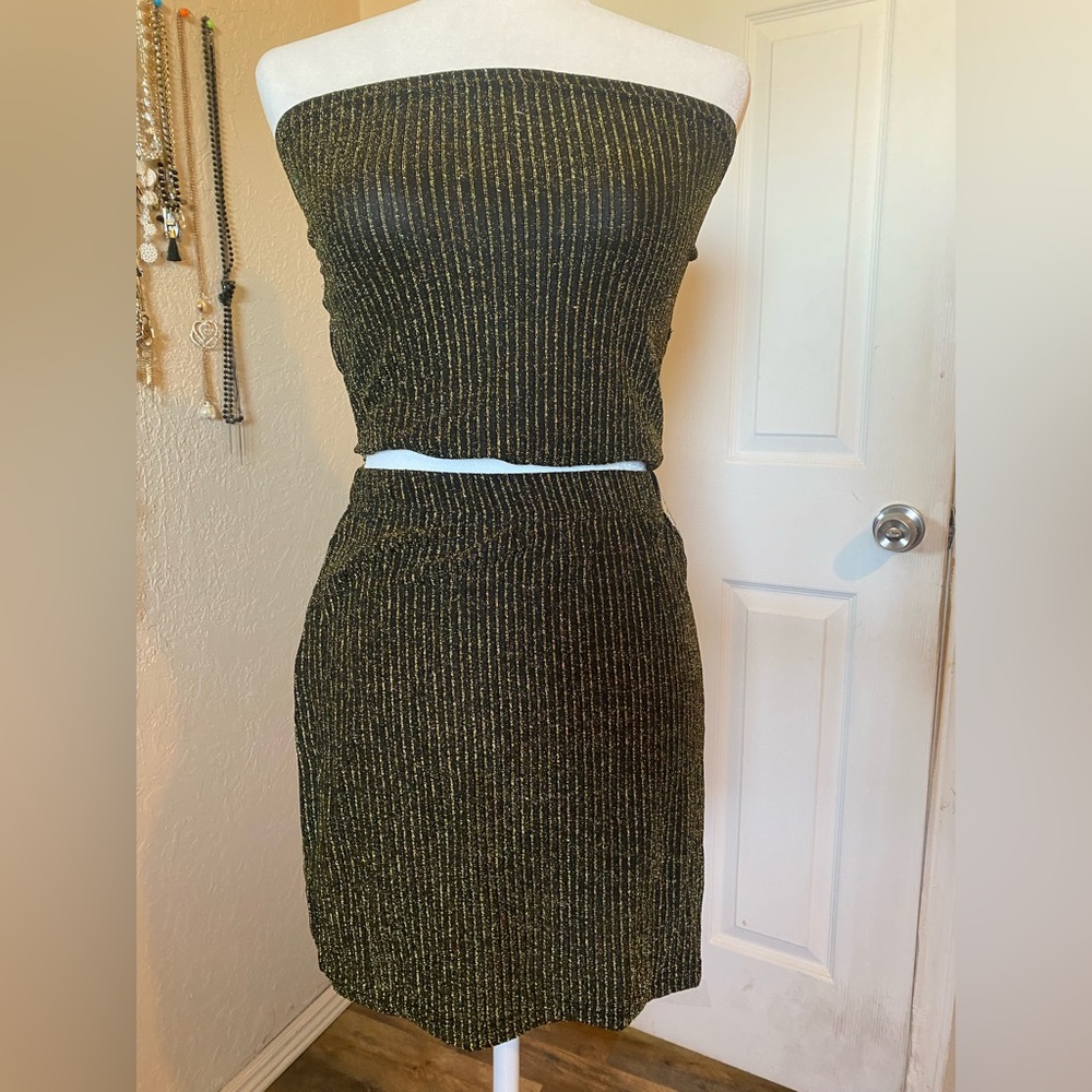 NEW TOP & SKIRT SET